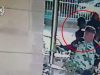 פוענח השוד האלים ברח’ דוד המלך: הקשיש בן ה-79 הותקף, הופל לקרקע ונשדד. צפו בתיעוד