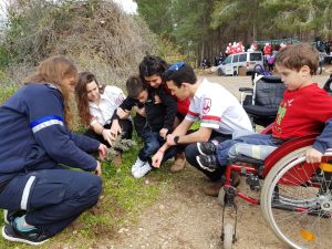 מתנדבי נוער מד"א וילדי "חברים לרפואה" נטעו וחגגו ביערות