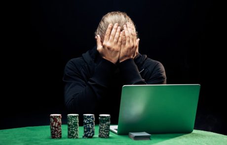 גמילה מהימורים: איך יוצאים מהמעגל האינסופי של חובות ואשליות?