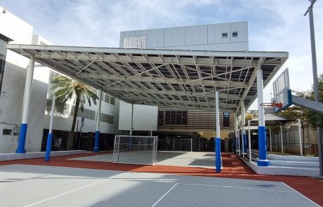 בשורה לספורטאי לוד : מגרש ספורט בעיר יקורה בפאנלים סולאריים