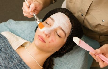 היתרונות של קרם לחות לעור יבש ומוצרים של ביופפטיקס ו-Guinot