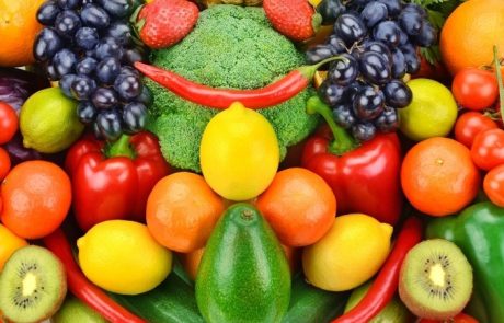 הדרך הבריאה לשייקים מרעננים עם פירות קפואים   