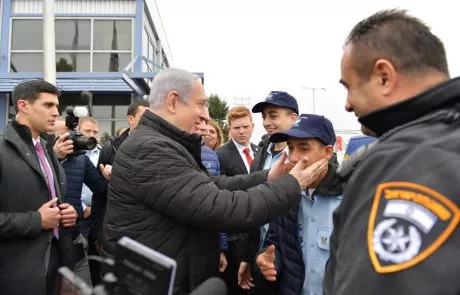 “לפגוש את ביבי”: נערים בעלי צרכים מיוחדים ממעון אביב בלוד הגשימו חלום