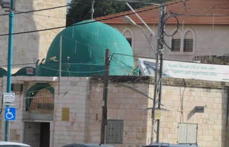 ראש העיר רביבו הותקף במסגד: לא אתן לקיצוניים לחבל בדו קיום בלוד.